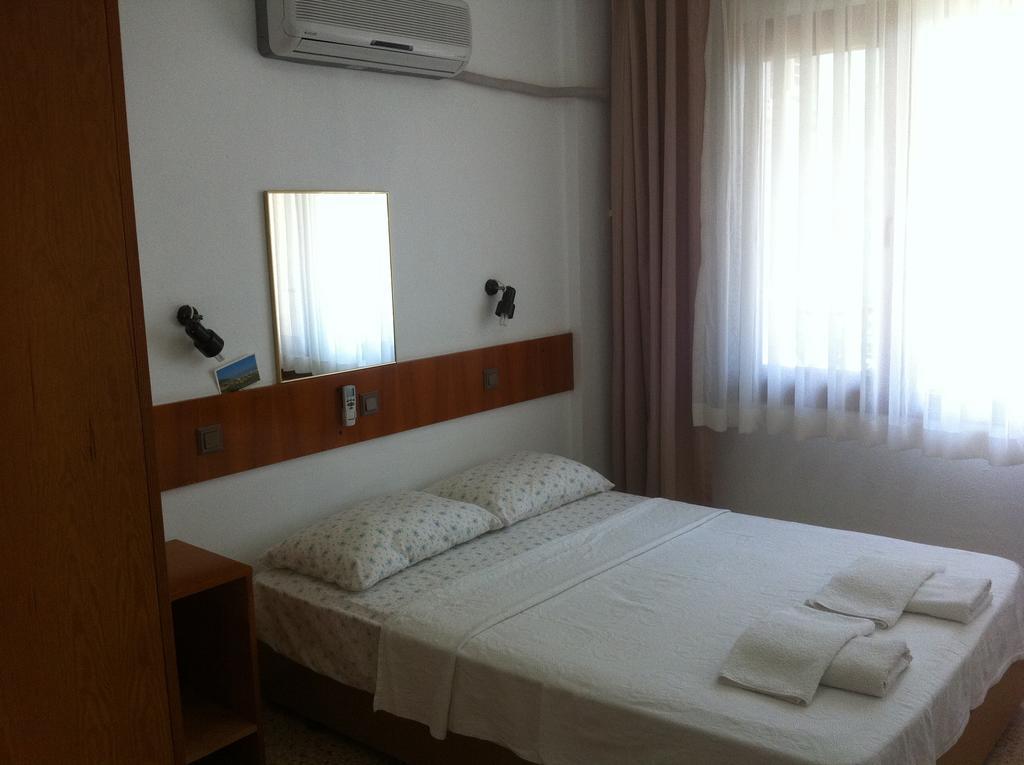 Doridas Hotel Kusadasi Habitación foto